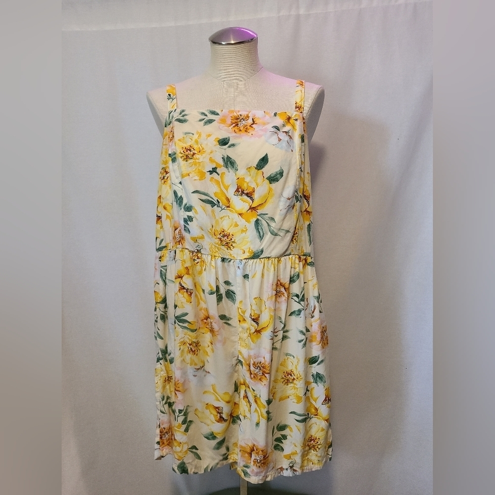 Old Navy floral summer romper- Size XL womens